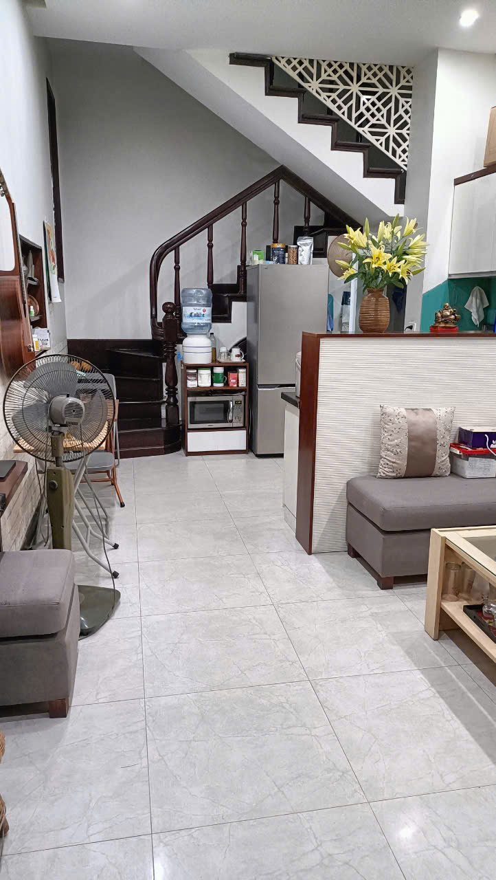 Cho thuê nhà nguyên căn ngõ 88 Võ Thị Sáu, 40m2 x 5 tầng, 3 ngủ,1mbkd nhỏ.3 wc,  13tr5 - Ảnh 1